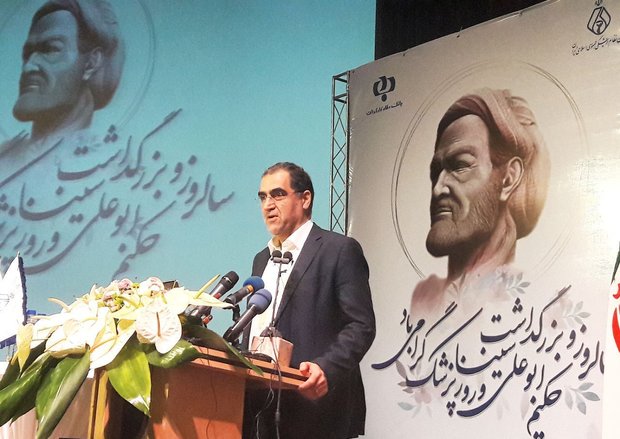 ۶.۹ درصد مردم بیمه نیستند/پول ندهیم زیرمیزی می گیرند